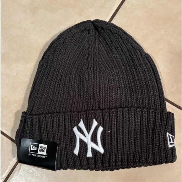 New York Yankees Winter Hat , Unisex - Picture 1 of 2